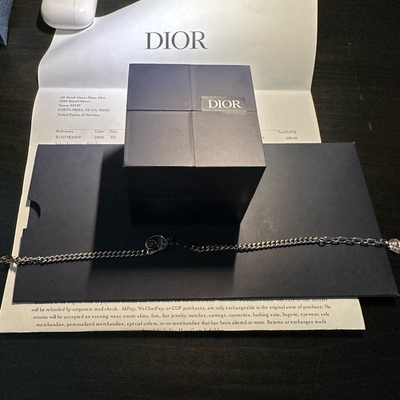 It comes with box and receipt - Picture 3 of 5